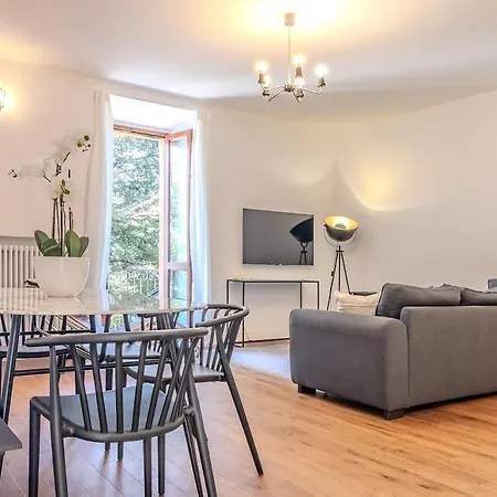 Blue 3 Spacious Family Apt, View & Parking 아파트 *