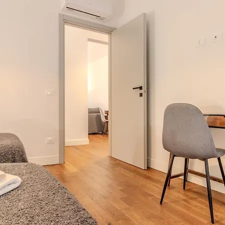 Blue 3 Spacious Family Apt, View & Parking Apartment Como